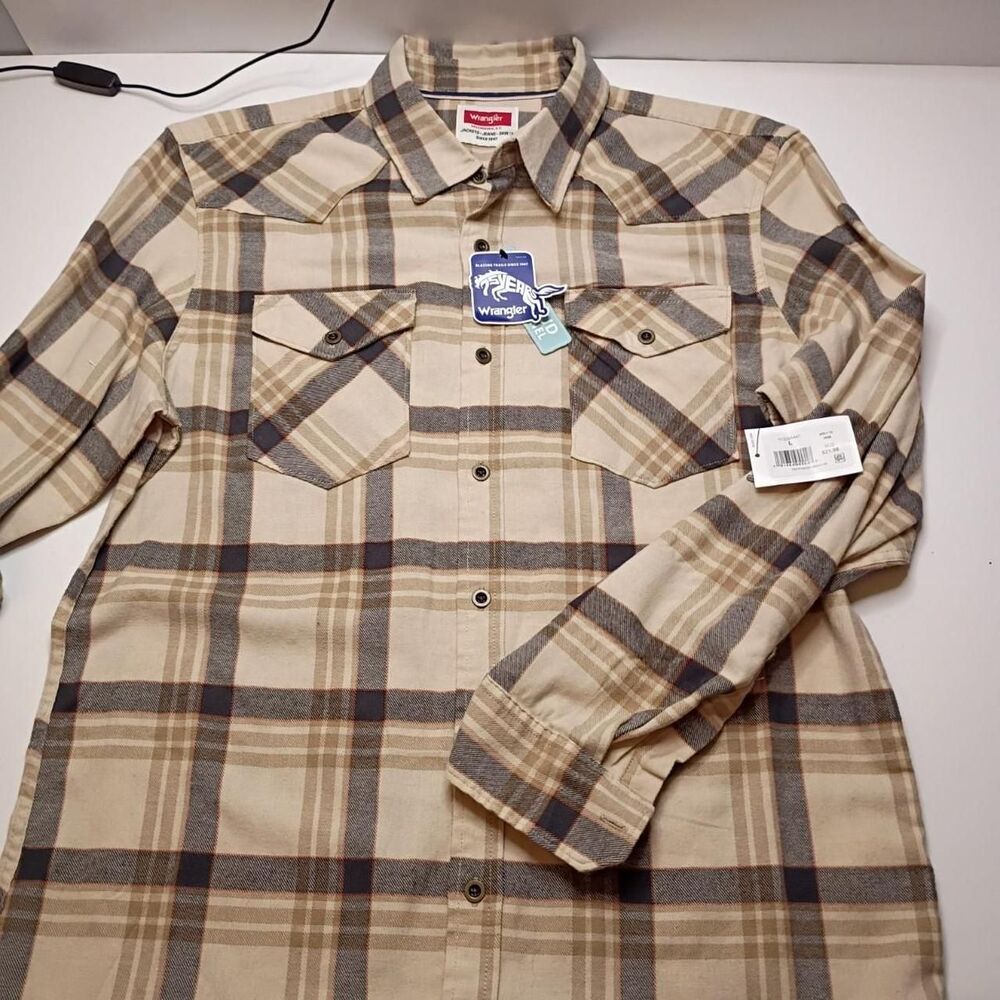 Wrangler Men's Tan and Cream Shirt